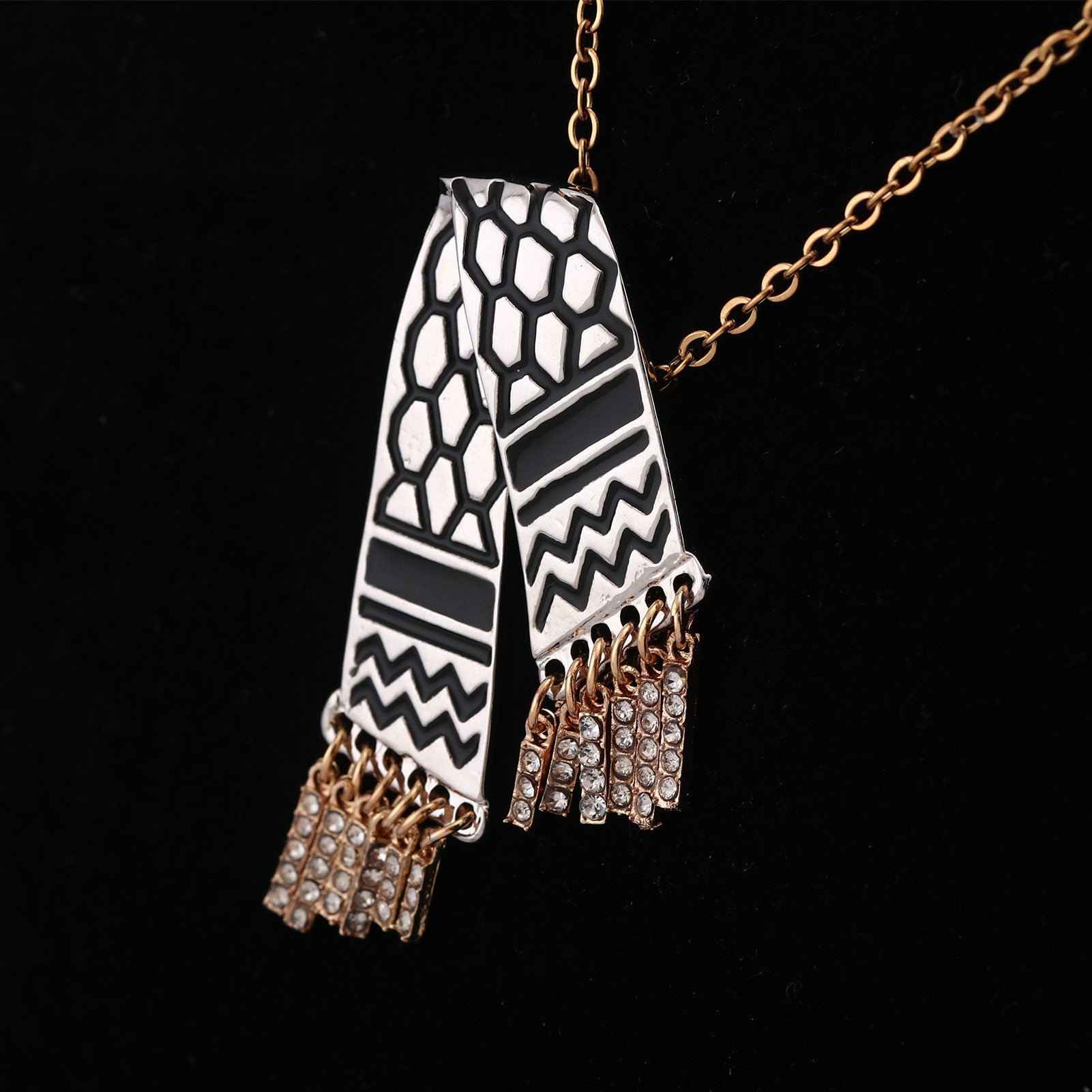 Elegant Stainless Steel Necklace with Folded Keffiyeh Scarf Pendant - Izz Cafe