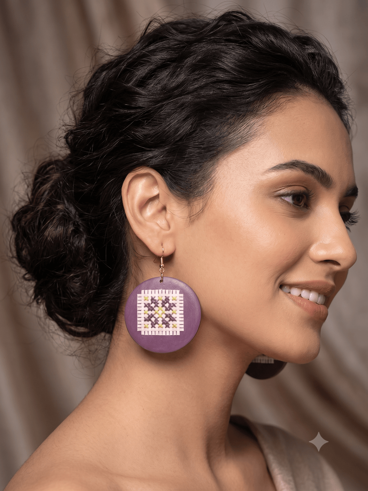 Sabaya Handmade Wooden Cross-Stitch Earrings – Palestinian Tatreez - Izz Cafe
