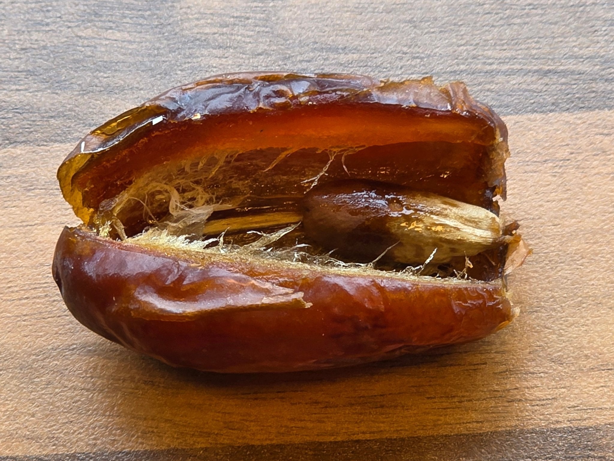 Sahara Crown Dates Medjoul Jumbo Delight 800 g - Izz Cafe